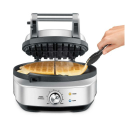 THE NO-MESS WAFFLE MAKER